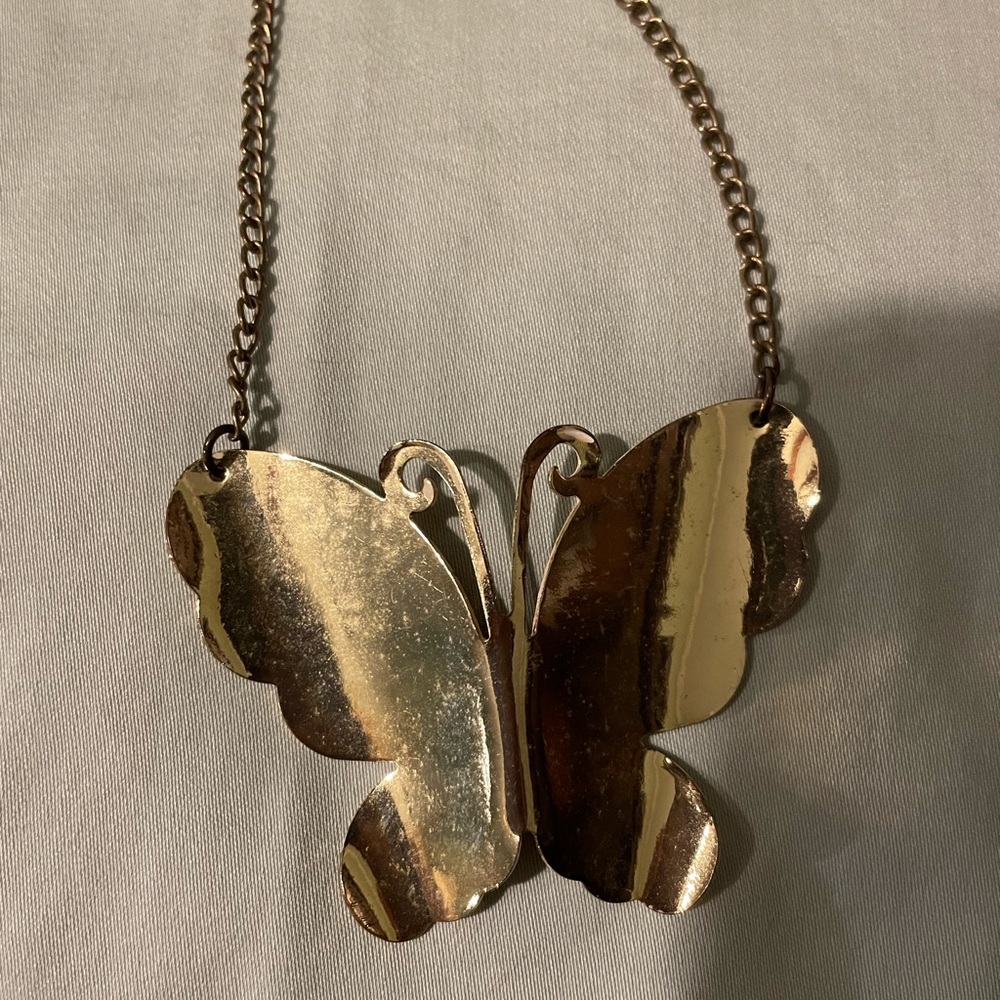 Butterfly necklace - Picture 2 of 3